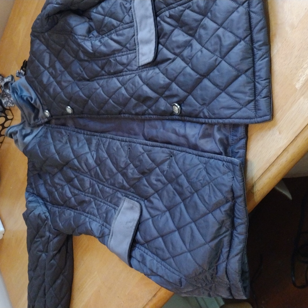 Vince Camuto quilted jacket...missing 2 buttoms.